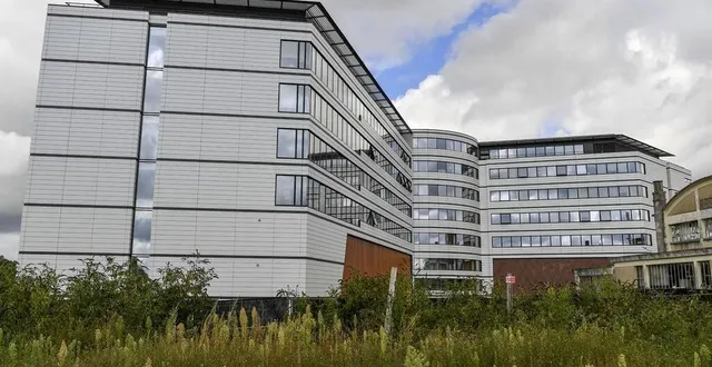 photo  le futur campus universitaire sortira de terre à novaxud, à côté des deux nouveaux bâtiments de la zone, inaugurés ce jeudi 9 septembre.  &copy;  photo le maine libre - yvon loué 