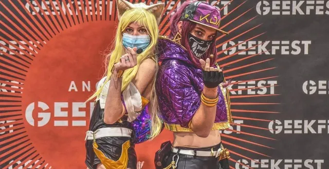 photo  angers geekfest, c’est l’occasion de voir des cosplayeurs et des cosplayeuses en action, avec les costumes de leurs héros préférés.  &copy;  dr – arnaud gaudin 