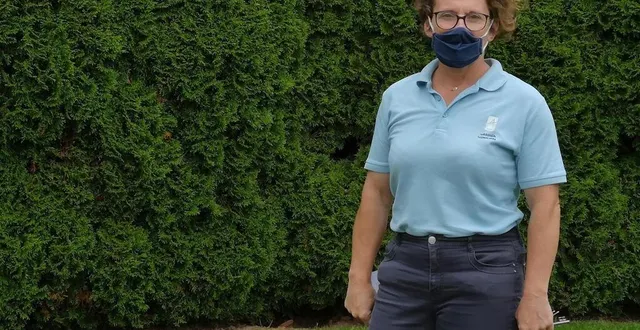 photo  magali bourgois, gardienne du camping, reste optimiste pour la suite de la saison.  &copy;  ouest-france 