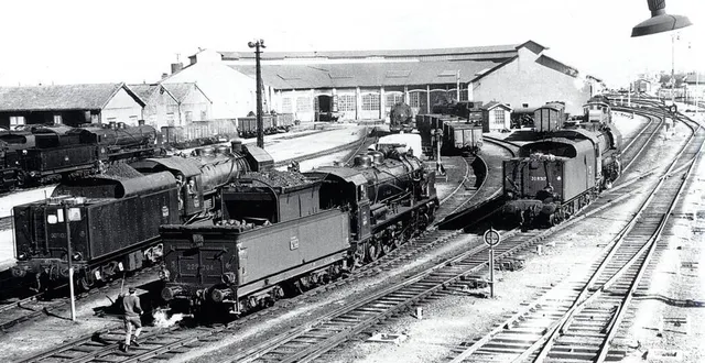 photo  la rotonde de thouars était encombrée de trains en 1967.  &copy;  ville de thouars 