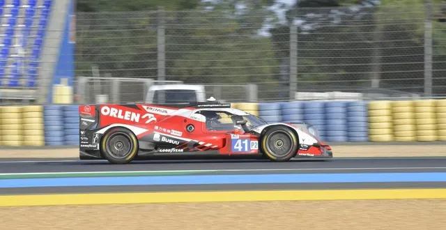 photo  le chinois yifei ye est associé à l’ancien pilote de formule 1 robert kubica et au suisse louis deletraz sur l’oreca gibson du team wrt.  &copy;  daniel fouray 
