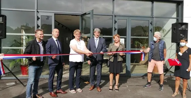 photo  une inauguration qui fait la part belle à la population locale.  &copy;  le maine libre 