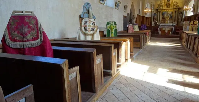 photo  le bel intérieur de l’église romane.  &copy;  le maine libre 