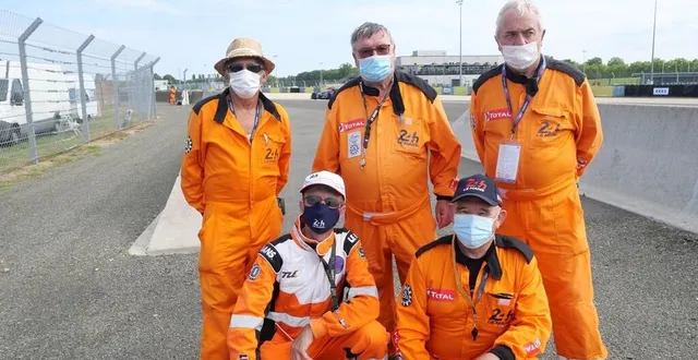 photo  l’équipe de commissaires de piste du virage du karting se considère avant tout comme une bande de copains.  &copy;  ouest-france 