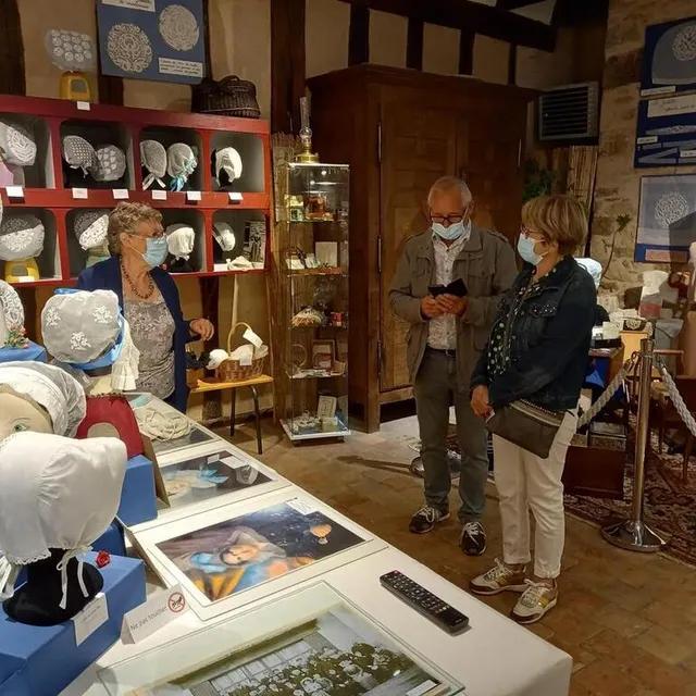 photo une importante collection d’anciennes coiffes sarthoises est à découvrir au musée de fresnay-sur- sarthe.  ©  archives ouest france