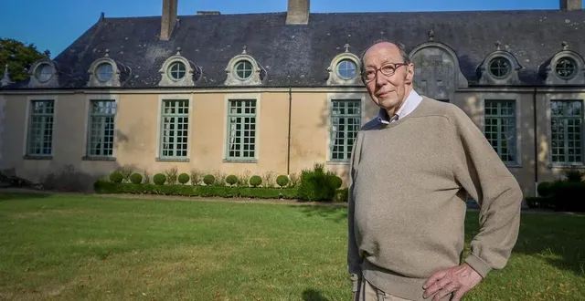 photo  loué, vendredi 10 septembre 2021. jean delgorgue dit avoir eu un coup de cœur pour le château de coulennes en 2005. en un clin d’œil, il en est devenu le propriétaire.  &copy;  photo le maine libre – yvon loué 