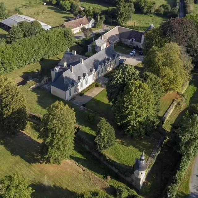 photo dans la campagne de loué, le château de coulennes a conservé un charme mystérieux.  ©  photo le maine libre – yvon loué