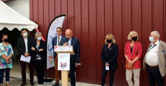 photo  de g. à dr : brigitte lecor, pierre ouvrard, véronique ortet, françois boussard, christian lelarge, pascale fontenel-personne, anne-gaëlle chabagno et joël defontaine.  &copy;  le maine libre 