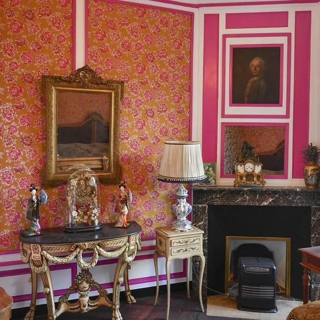 photo une des trois chambres réhabilitées pour que la famille y vive, sur les 17 du château.  ©  le maine libre - yvon loué