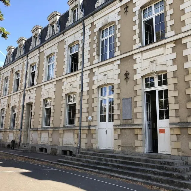 photo lécole élémentaire publique descartes, à la flèche.  ©  ouest-france