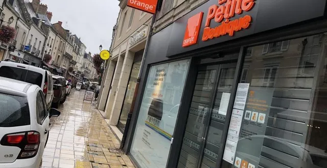 photo  la boutique était ouverte depuis une semaine. après l’agression, elle a baissé le rideau de fer pour la journée.  &copy;  ouest-france 