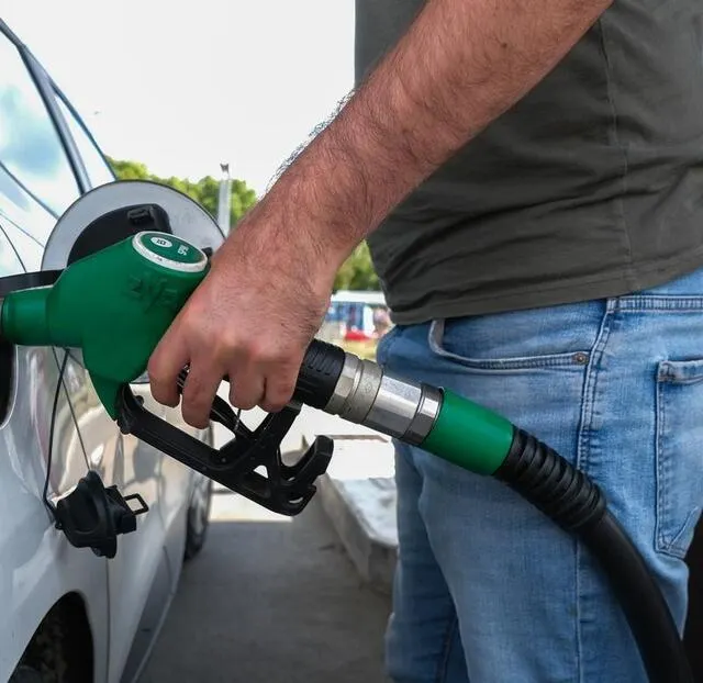 photo photo denis lambert – le maine libre le mans – le 16 septembre 2021 illustration de l’augmentation du prix des carburants  ©  denis lambert