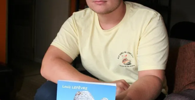 photo  à 17 ans, louis lefèvre présente son premier ouvrage.  &copy;  le maine libre 