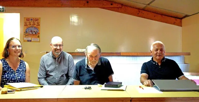 photo  frédérique chrétien, secrétaire ; jean-marc gaumer, président ; christian lucas, vice-président ; gilles letouzé, trésorier.  &copy;  ouest-france 