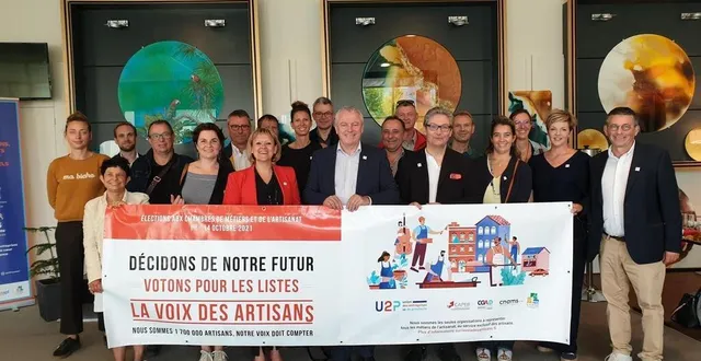 photo  l’union des entreprises de proximité présente sa liste pour les élections de chambre de métiers et de l’artisanat de la sarthe autour de fabienne malhaire-boulanger (veste rouge) et de joël fourny, président de la chambre régionale.  &copy;  photo u2p 