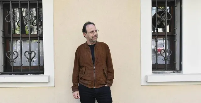 photo  auteur de livres qui caracolent en tête des ventes, marc levy prépare aussi des adaptations de ses romans pour le cinéma et la télévision.  &copy;  archives le maine libre - hervé petitbon 