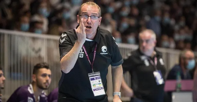 photo  frédéric bougeant, entraîneur de la js cherbourg (manche), a remporté la coupe de france à trois reprises, avec les dames. il rêve de faire une belle épopée cette saison  &copy;  etienne pignol 