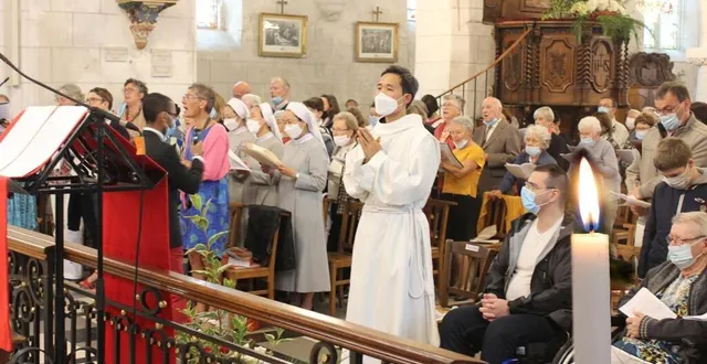 photo  la cérémonie de dimanche a été suivie par un grand nombre de fidèles de la communauté religieuse locale et départementale.  &copy;  le maine libre 