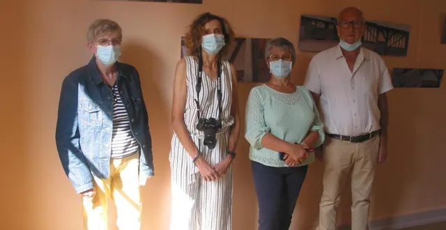 photo  de gauche à droite : martine lierman, annie foulon, martine bourgault (stagiaires), gérard rosé (maire).  &copy;  ouest-france 