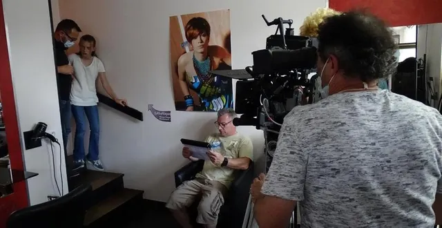 photo  une vingtaine de techniciens et une dizaine de figurants interviennent autour des quatre rôles principaux.  &copy;  yannick livet 