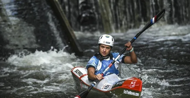 photo  le titre de championne du monde de lise vinet, aujourd’hui encadrée par le pôle france à cesson-sévigné, a de quoi rendre fier le club fertois, chez qui elle possède toujours sa licence.  &copy;  archives le maine libre – denis lambert 