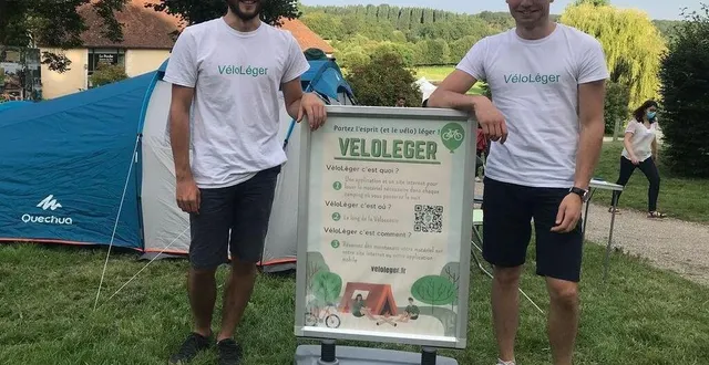 photo  antoine bourlier et erwan grégoire louent du matériel de camping à des cyclotouristes empruntant la véloscénie entre chartres (eure-et-loir) et alençon (orne).  &copy;  dr 
