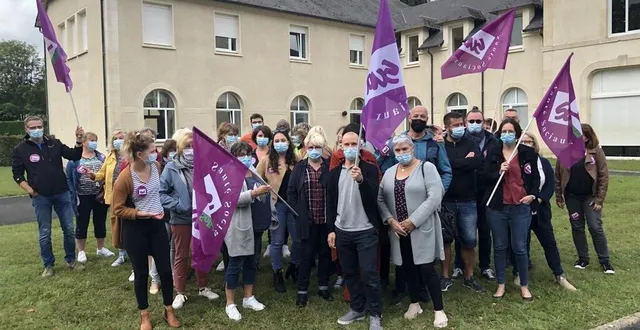 photo  une partie du personnel de la fondation anaïs à la chapelle-près-sées (orne) était en grève mardi 28 septembre 2021.  &copy;  ouest-france 
