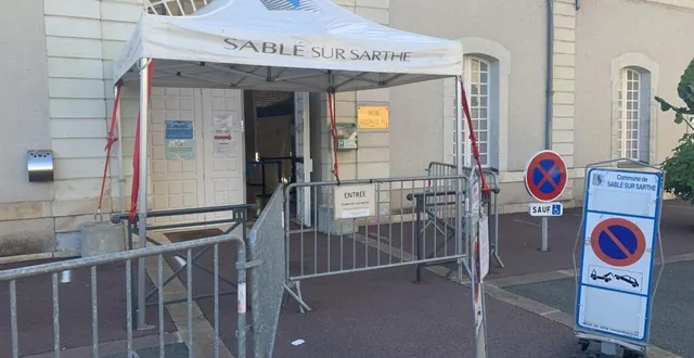 photo  le centre de vaccination de sablé-sur-sarthe restera ouvert au moins jusqu’à la fin novembre 2021, explique geneviève potier, adjointe en charge de la santé.  &copy;  le maine libre 