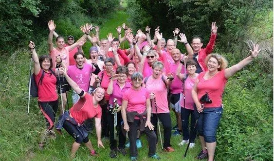 photo  tenues roses de rigueur pour la marche contre le cancer.  &copy;  ouest-france 
