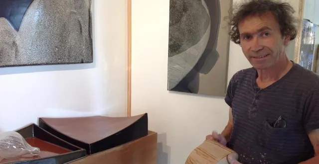 photo  l’artiste reçoit sur rendez-vous dans sa boutique de la vallée de la flotte.  &copy;  le maine libre 