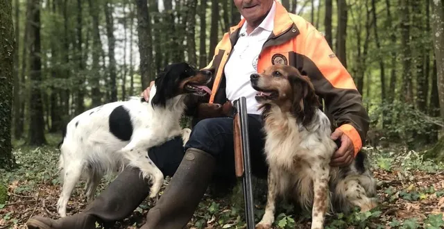 photo  fillé-sur-sarthe, mardi 14 septembre 2021. depuis les années 70, joël esnault s’est passionné pour la bécasse, qu’il chasse avec ses chiens, et qu’il protège.  &copy;  photo le maine libre 