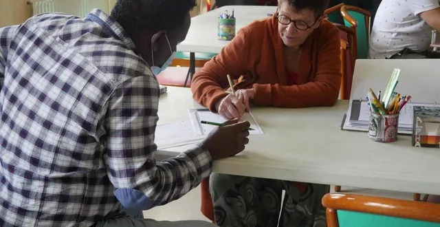 photo  annick davy, ancienne directrice de l’école du pré et présidente et fondatrice de l’association alpha sablé, recevra, ce dimanche, l’insigne de chevalier de l’ordre national du mérite.  &copy;  le maine libre 