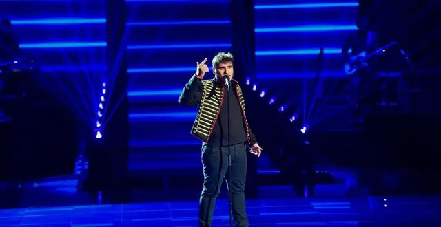 photo  yoann launay a interprété carmen de stromae lors des cross battles de the voice all stars.  &copy;  tf1/itv/bureau233 