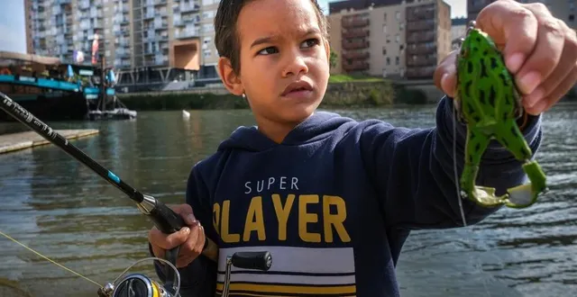 photo  le mans, mercredi 1er septembre 2021. à seulement 5 ans, elio est déjà un sacré pêcheur. les brochets n’ont qu’à bien se tenir.  &copy;  photo le maine libre-denis lambert 