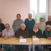 photo  les participants à la réunion autour de jean-pierre cicé, président, (assis, 2e à gauche) et annie olivier, maire-adjointe (à gauche). 