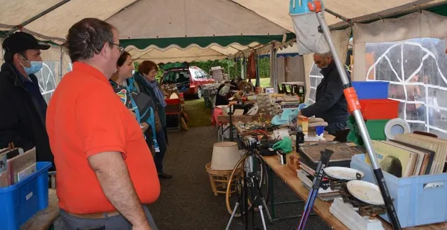 photo  le dernier vide-greniers de la saison a eu lieu dimanche.  &copy;  ouest-france 