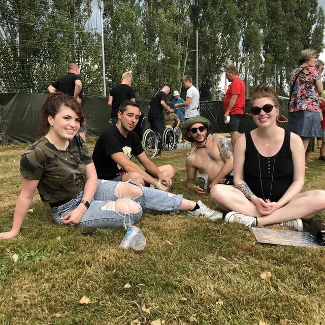 photo pauline et laurène passent généralement leur été en festival. ici au festival on s’rebiche à cerisy-belle-étoile (orne).  ©  ouest-france