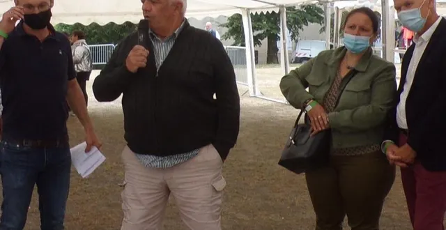 photo  les élus à la rencontre des associations.  &copy;  le maine libre 