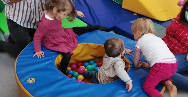 photo  l’espace parents-enfants réunit la famille autour d’activités de motricité et d’éveil.  &copy;  ouest-france 