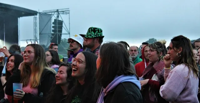 photo  après le festival la revoyure, qui n’a pas rassemblé autant de personnes qu’espéré, l’association rafiot keetang organisera une soirée de concerts le 9 septembre à la ferté-macé.  &copy;  archives ouest-france 