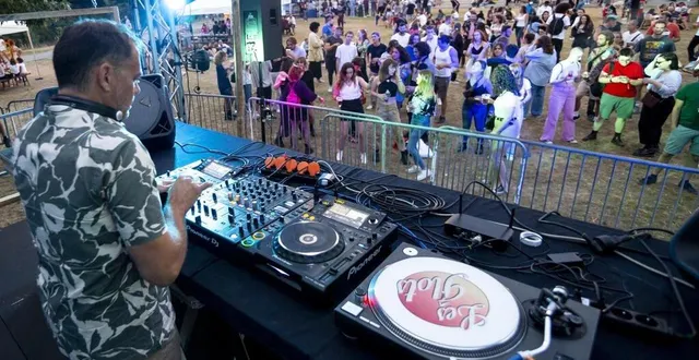 photo  samedi 4 septembre 2021, au soir, les danseurs sont venus se déhancher à la fraîche. sur l’ensemble de la journée, les organisateurs ont enregistré 1 500 entrées.  &copy;  martin verger 