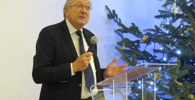 photo  serge cailly se représente aux élections avec 80 % de son conseil municipal.  &copy;  ouest-france 