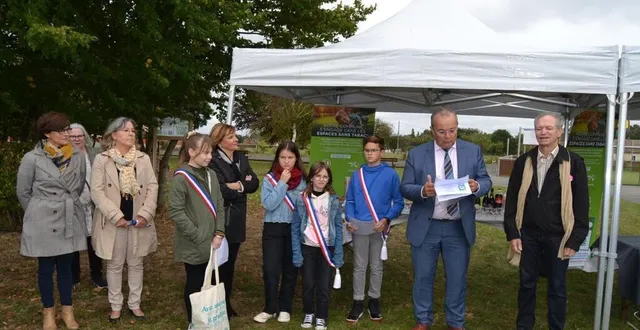 photo  les panneaux d’affichage « espace sans tabac » sont apposés sur quatre sites de la commune.  &copy;  le maine libre 