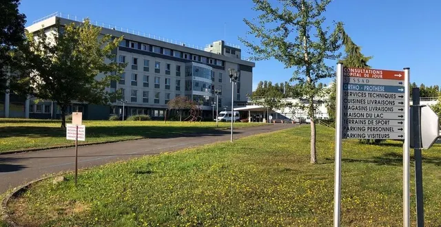 photo  le centre de rééducation de l’arche à saint-saturnin, près du mans, va abattre l’un de ses bâtiments, situé à l’arrière du centre, et en faire construire un nouveau. il s’agit de mieux accueillir enfants et adultes.  &copy;  ouest-france 