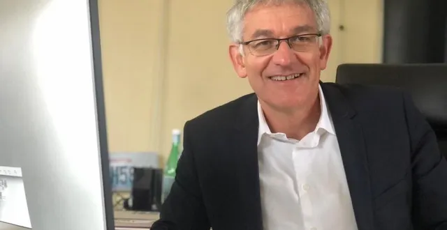 photo  pascal leroux réfléchit avec les personnels aux nouvelles formations qui pourraient être proposées avec la construction du deuxième campus en centre-ville.  &copy;  le maine libre 