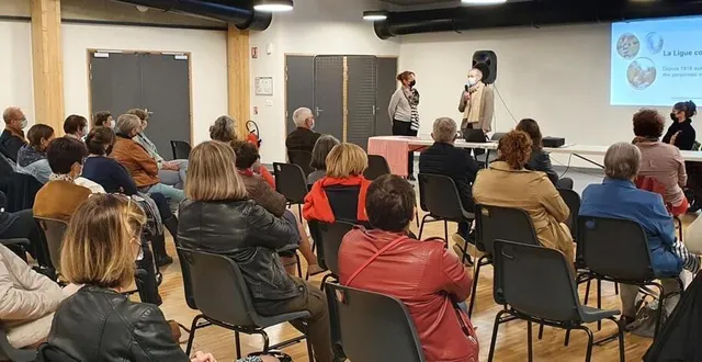 photo  le public était attentif et très intéressé.  &copy;  ouest-france 