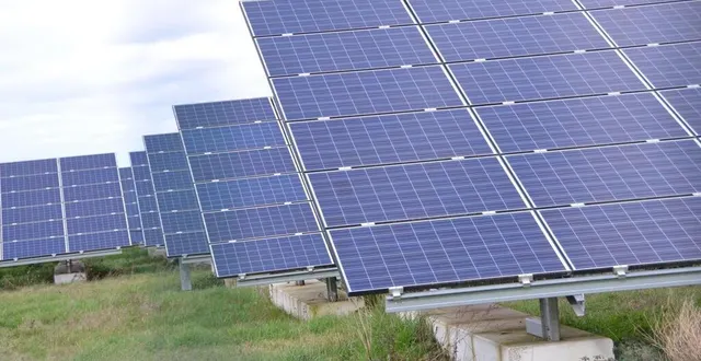 photo  pour son projet de ferme solaire, l’entreprise kronos solar songe à un terrain de 5 hectares au bord de la d323.  &copy;  archives le maine libre – hervé petitbon 