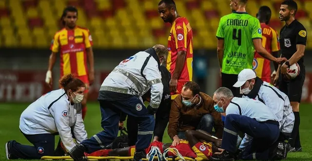 photo  amadou dia n’diaye est sorti sur civière ce vendredi face à chambly.  &copy;  le maine libre - denis lambert 
