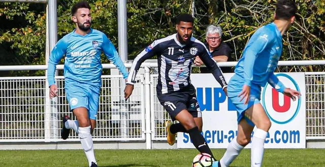 photo  les noirs et blancs ont dominé la rencontre avec des occasions nombreuses et dangereuses.  &copy;  le maine libre 