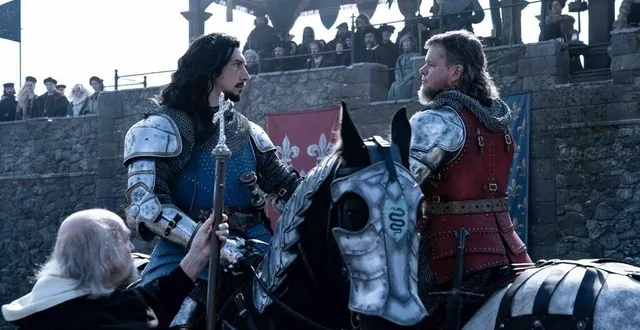 photo  adam driver joue jacques le gris et matt damon son opposant, jean de carrouges, dans « the last duel », de ridley scott.  &copy;  20 th century studios 